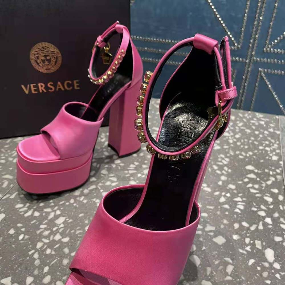 GIÀY Versace Women Aevitas Pointy Platform Boots-Black