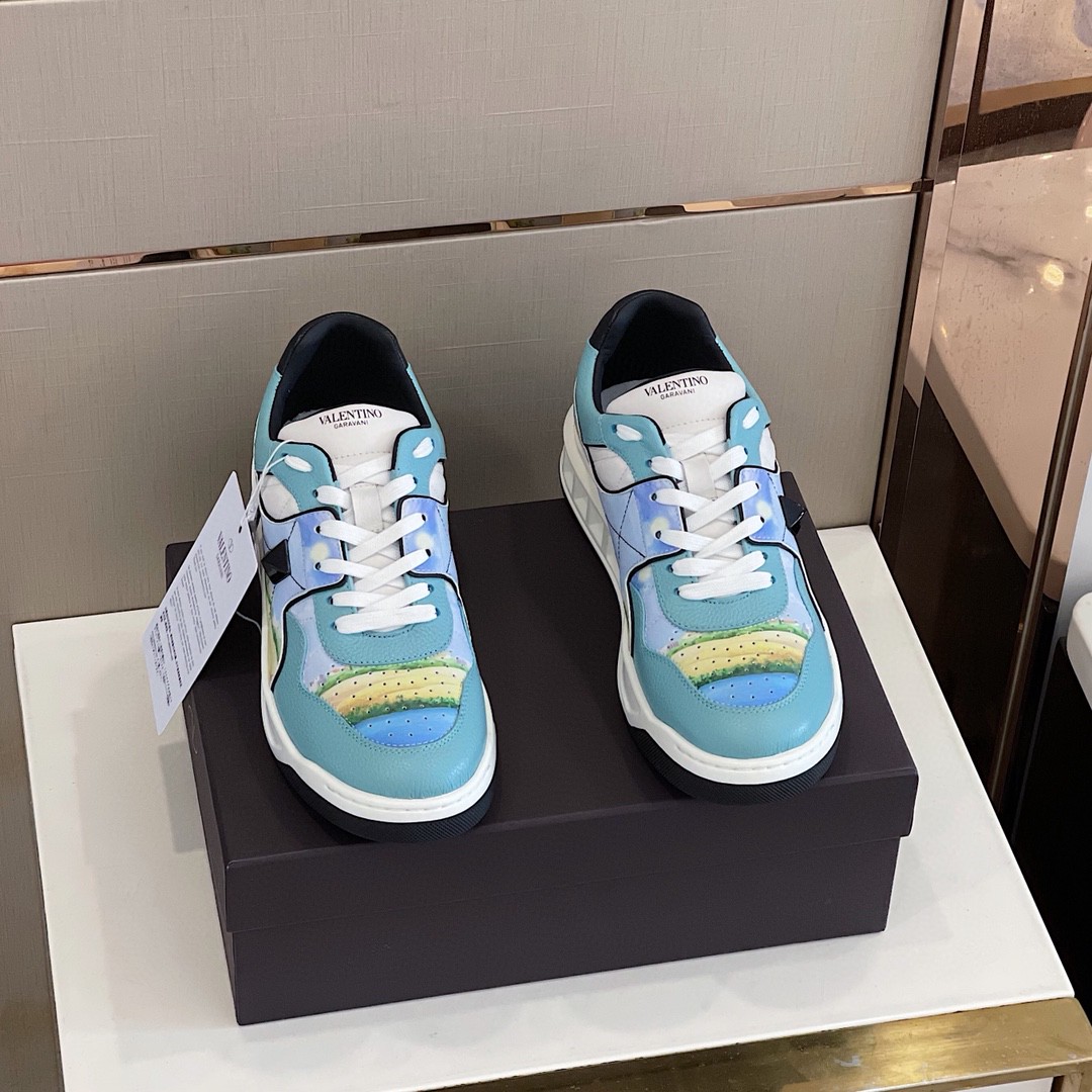 GIÀY VALENTINO STUDD LEATHER SNEAKER SHOES AAA
