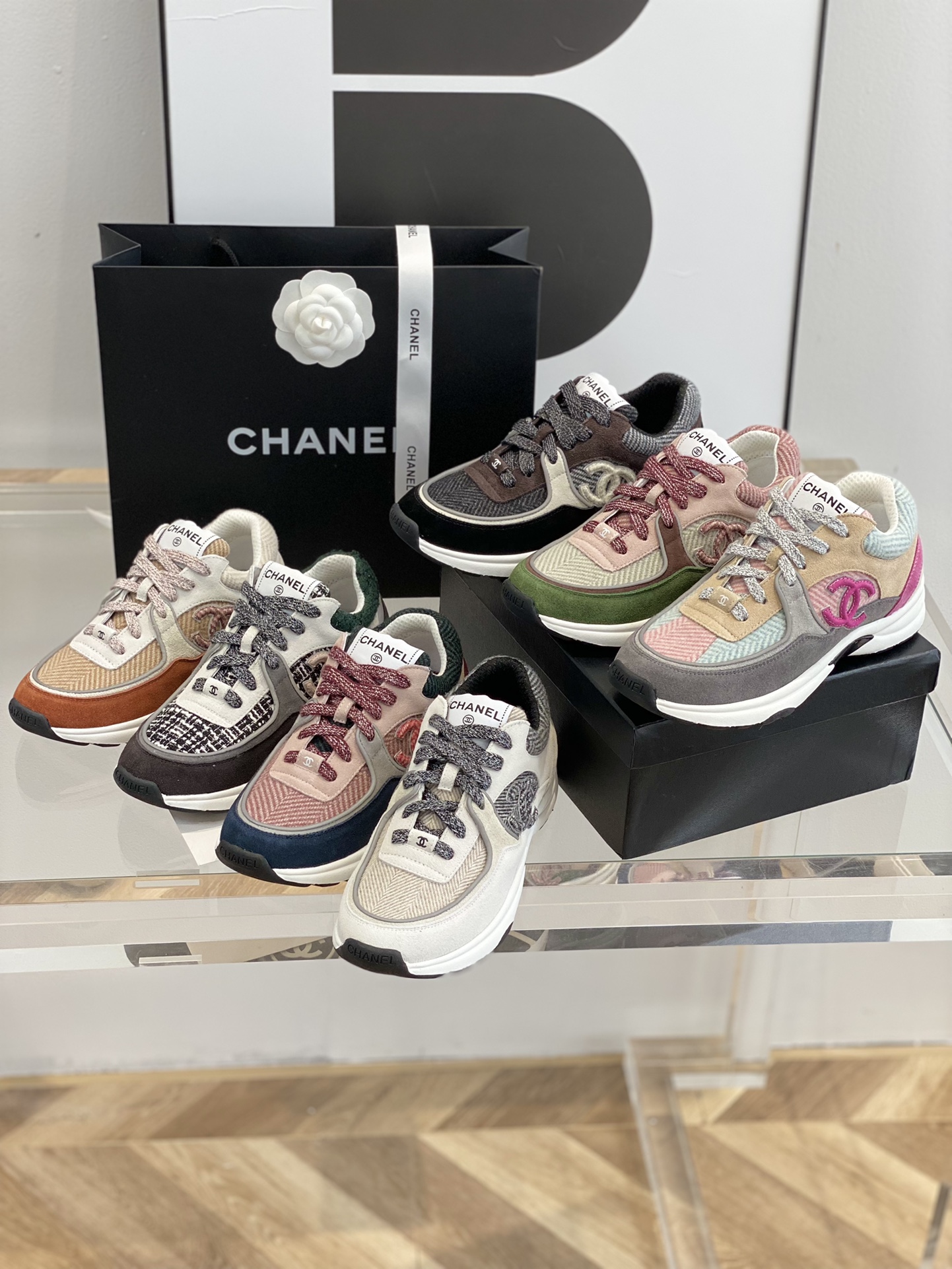 GIÀY CHANEL MULTICOLOR SUEDE LOGO SNEAKERS