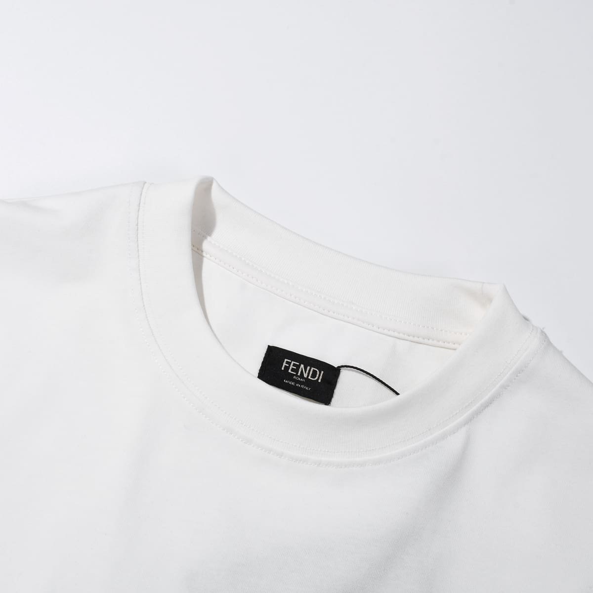 ÁO FENDI T SHIRT MÀU TRẮNG UNISEX