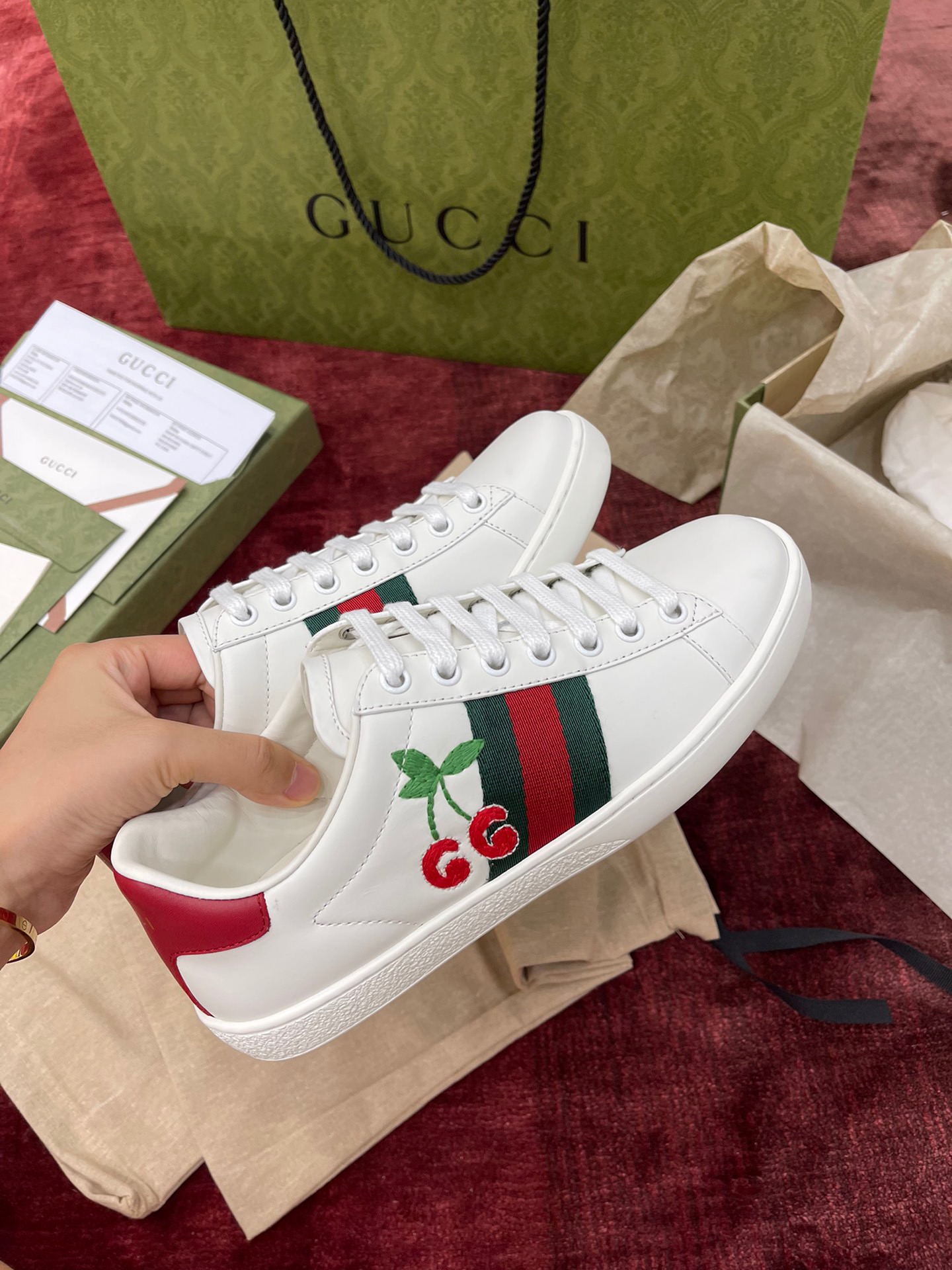 GIÀY GUCCI Leather Ace Sneakers Cherry White