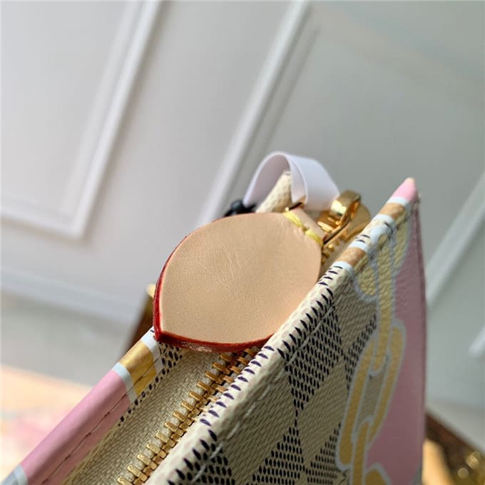 Túi LOUIS VUITTON toiletry pouch on chain