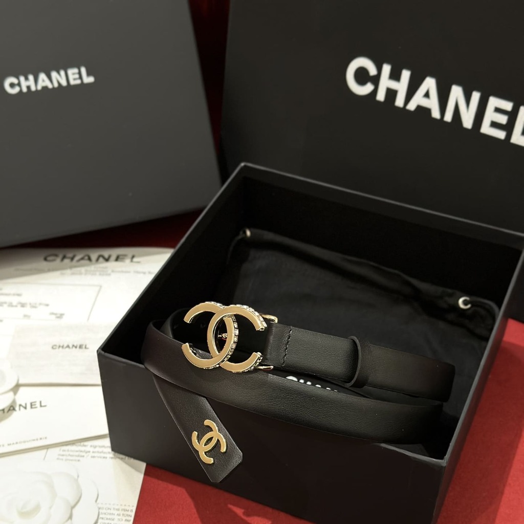 DÂY LƯNG CHANEL Diamond Calfskin and Gold Buckle