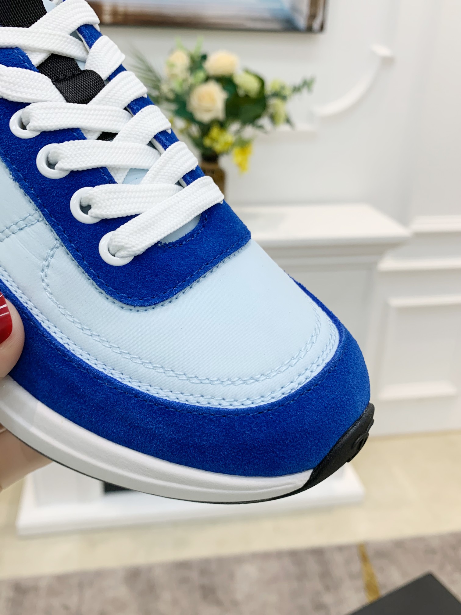 GIÀY CHANEL BLUE SUEDE  LOGO SNEAKERS