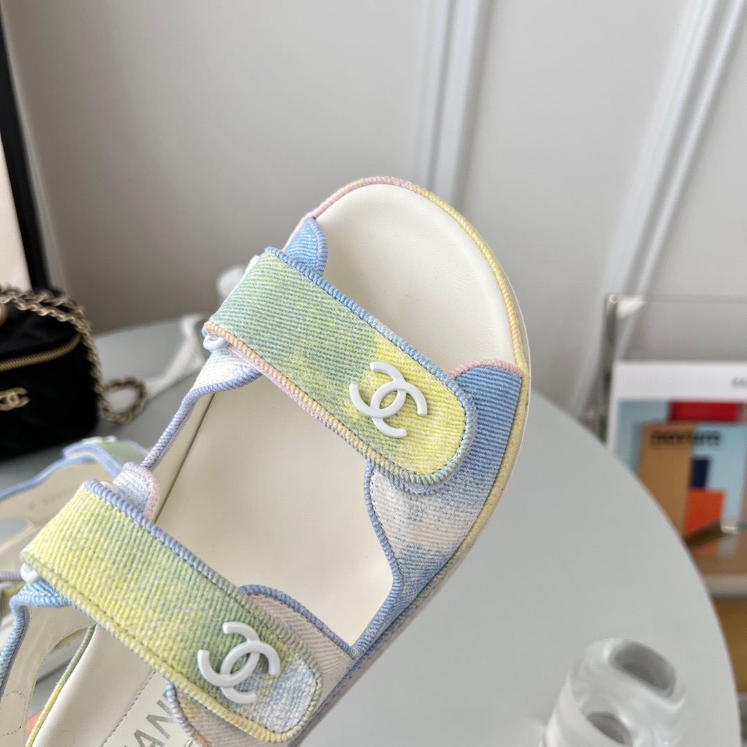 GIÀY CHANEL CC LOGO SANDALS