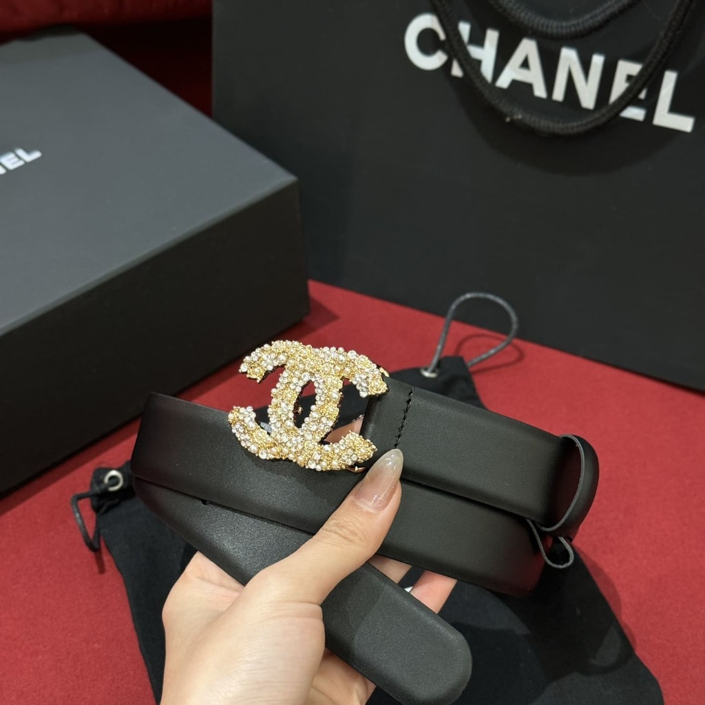 DÂY LƯNG CHANEL Diamond Calfskin and Gold Buckle
