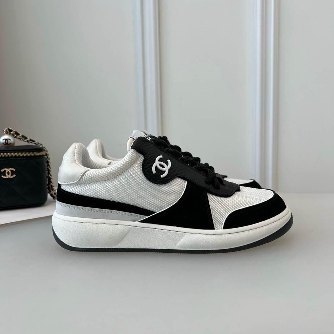 GIÀY CHANEL CC LOGO SNEAKERS shoes