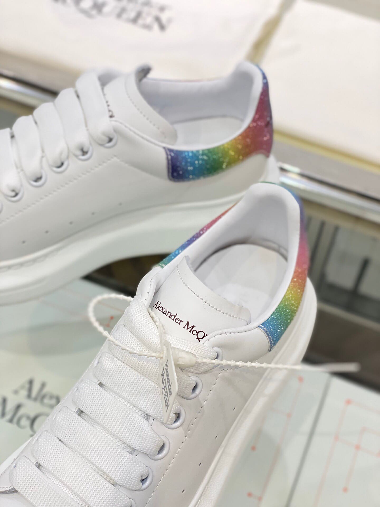 GIÀY ALEXANDER MCQUEEN SNEAKERS SHOES AAA UNISEX NAM VÀ NỮ DA BÊ HẢO HẠNG