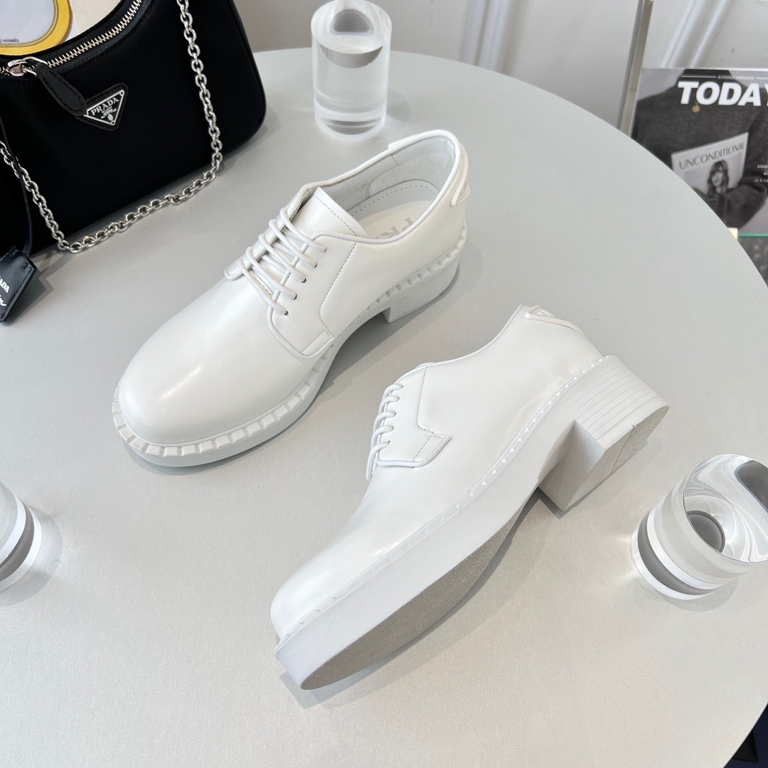 GIÀY PRADA TRIANGLE LOGO LOAFER SHOES