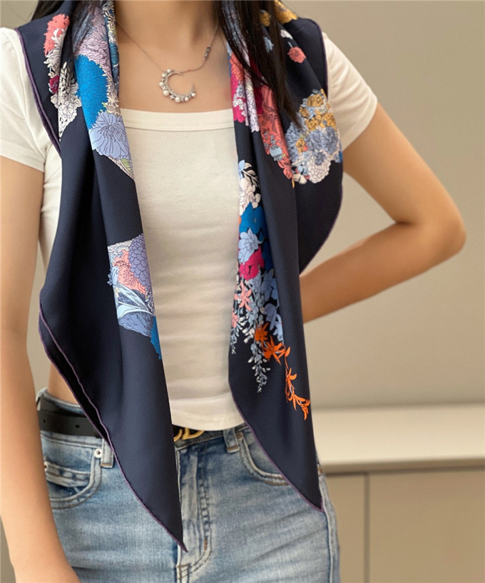 KHĂN Hermes Robe Legere Silk scarf