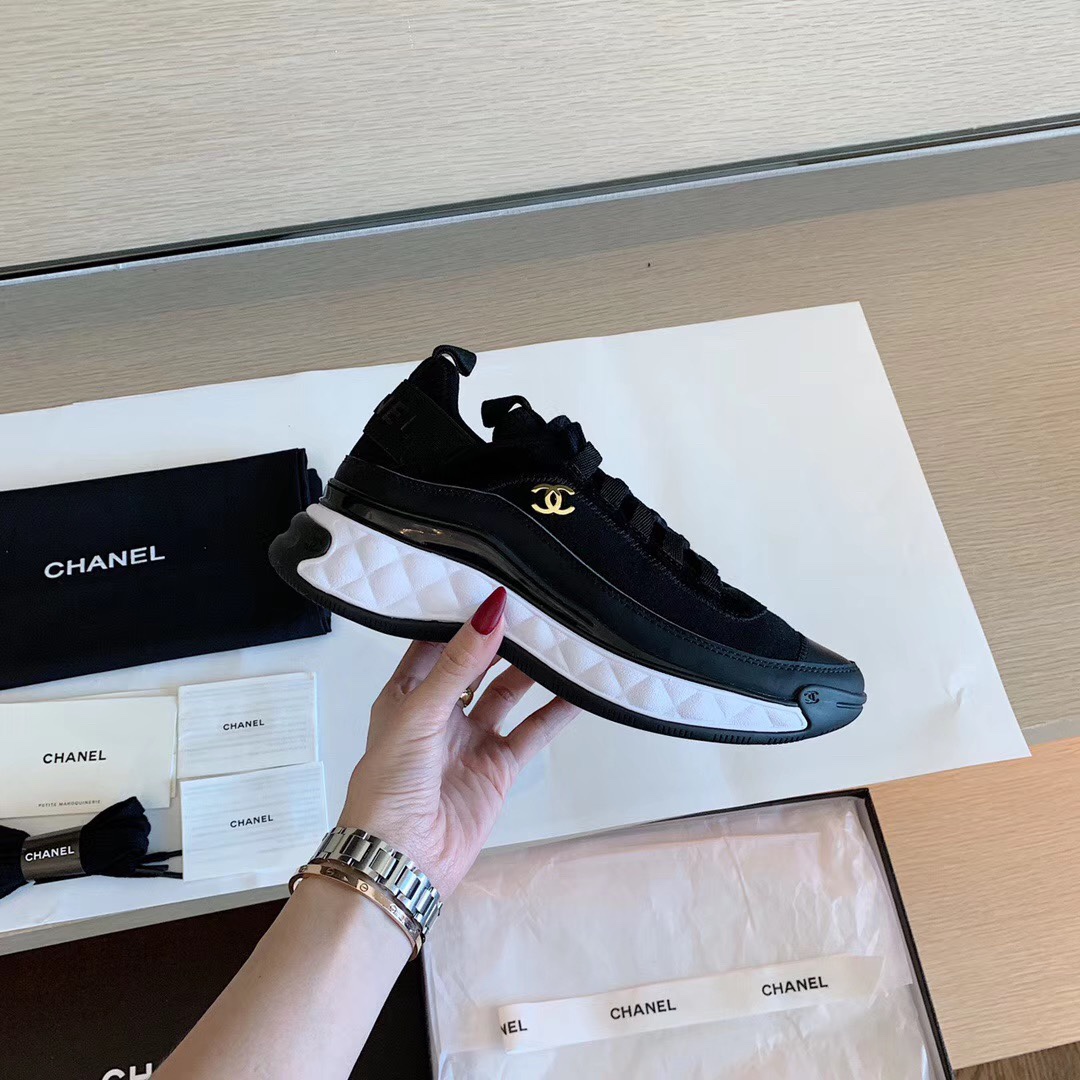 GIÀY CHANEL BLACK SUEDE  LOGO SNEAKERS