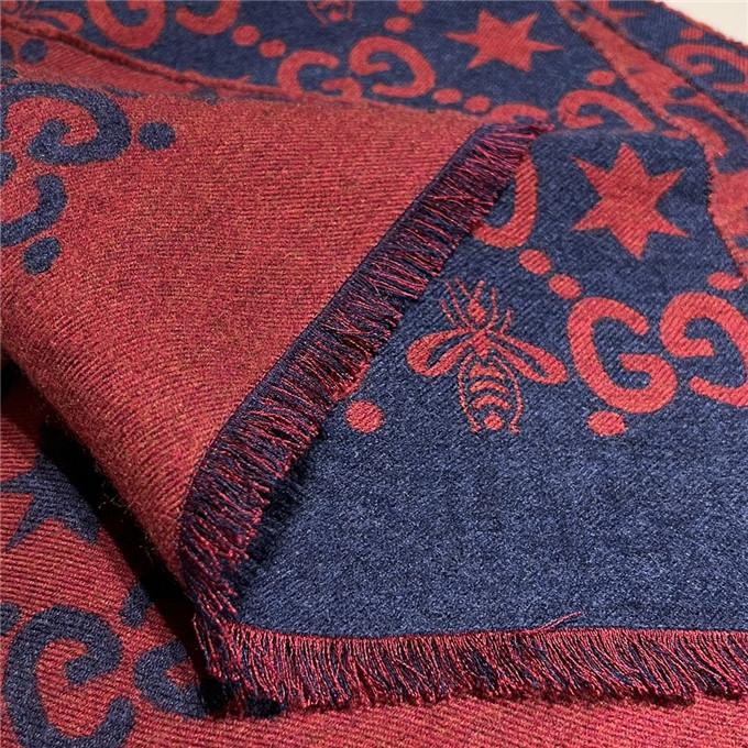 KHĂN Gucci GG Bee Cashmere scarf