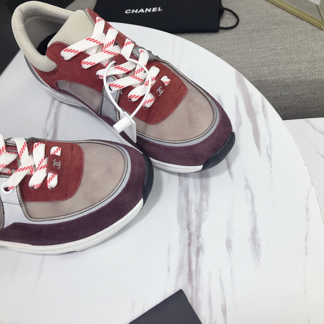 GIÀY CHANEL BURGUNDY SUEDE LOGO SNEAKERS