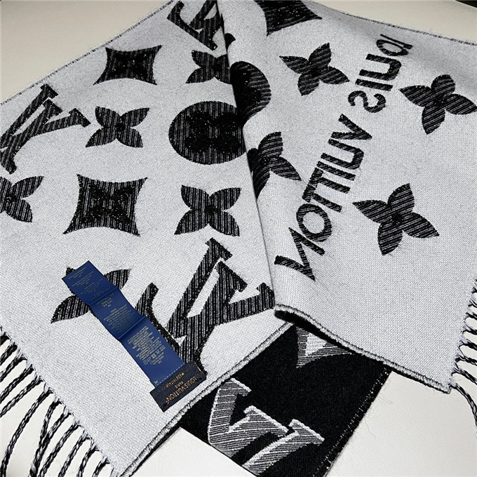 KHĂN Louis Vuitton essential shine scarf