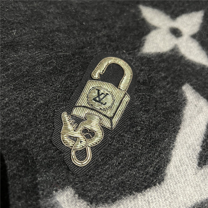 KHĂN Louis Vuitton cashmere Medal scarf