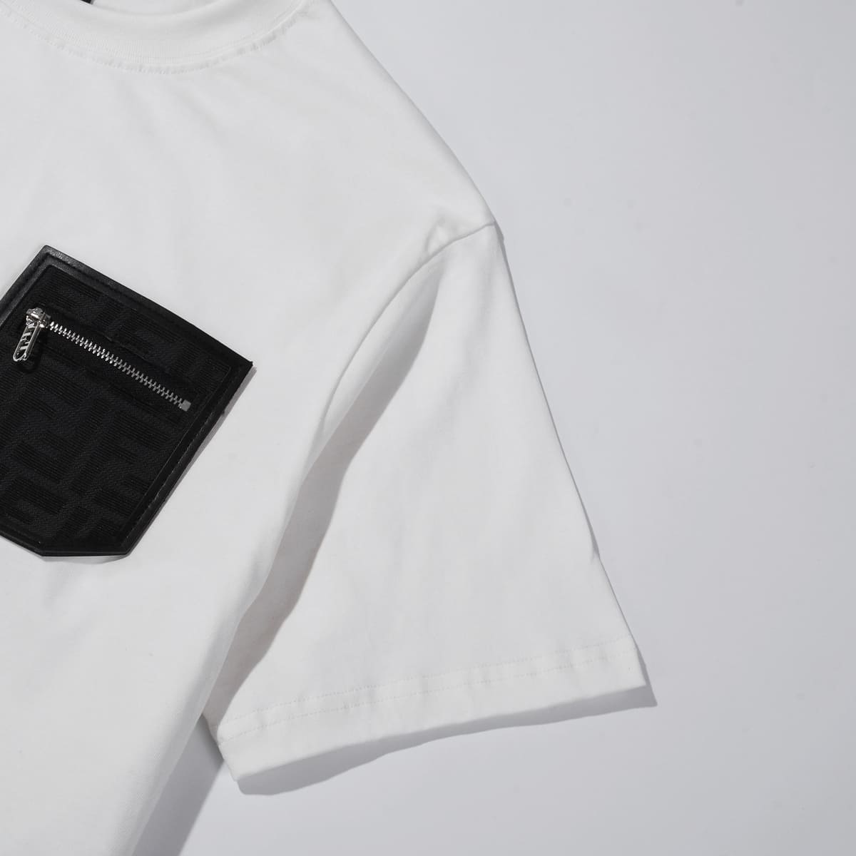 ÁO FENDI T SHIRT MÀU TRẮNG UNISEX