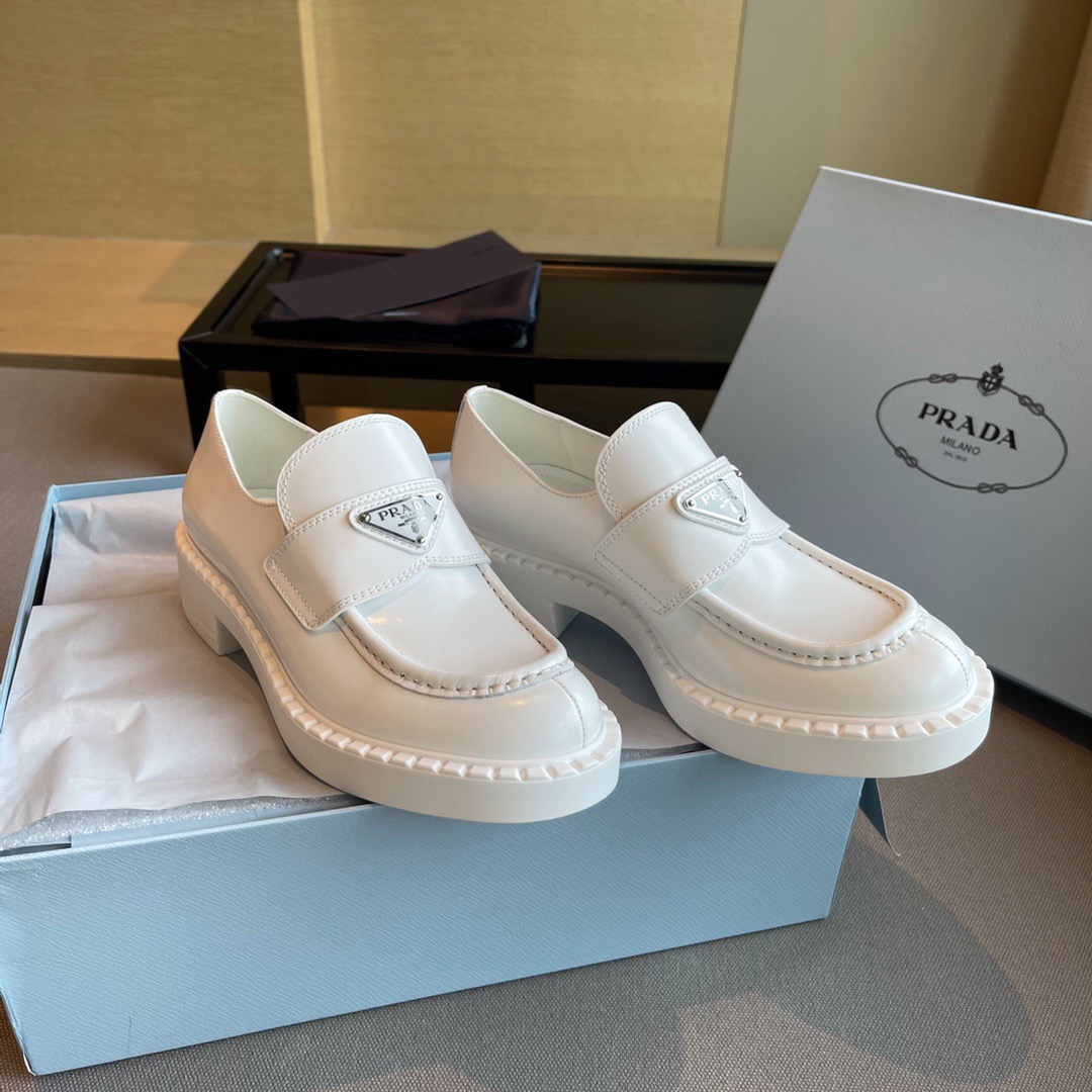 GIÀY PRADA Leather loafer