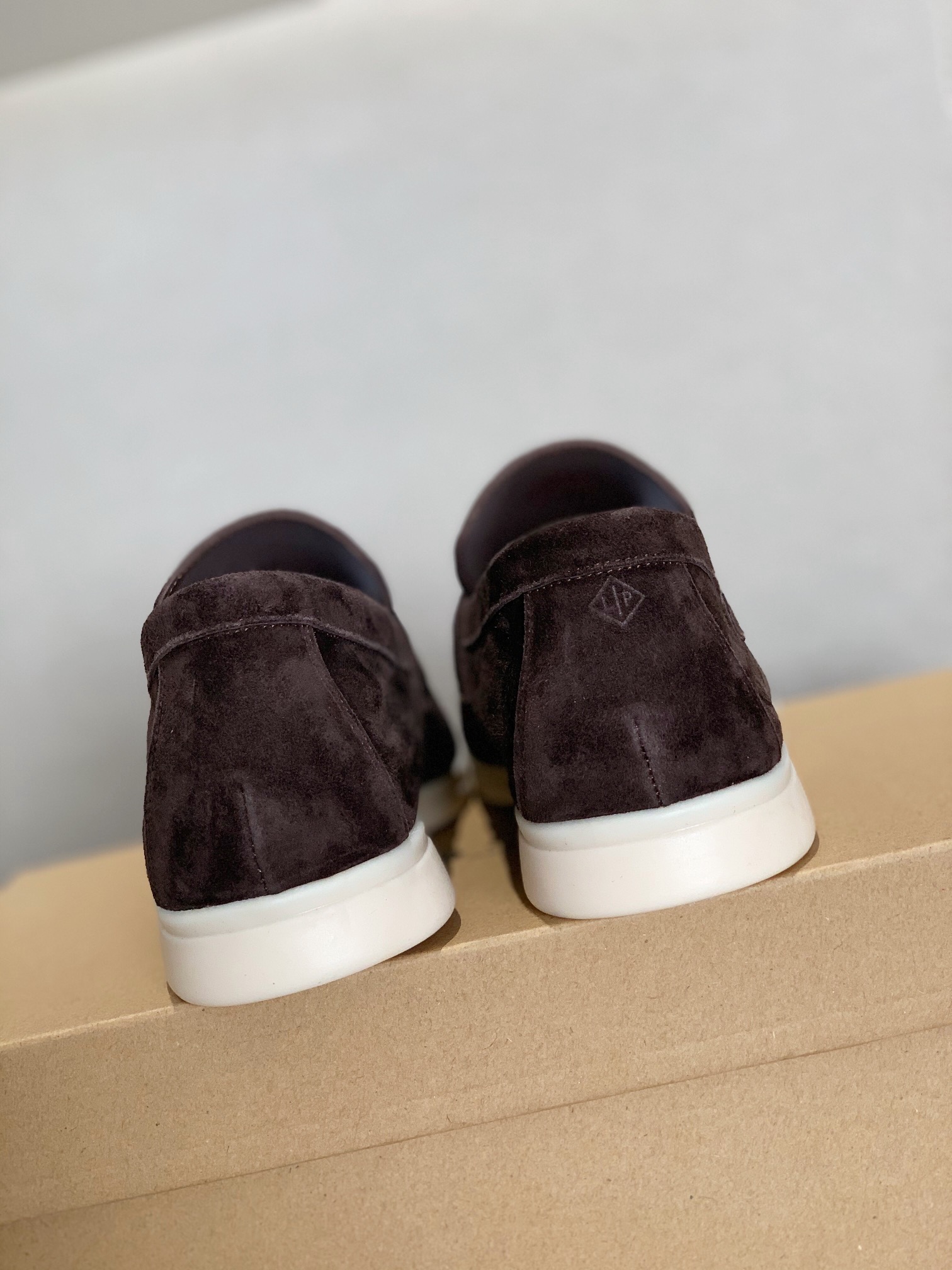 GIÀY LORO PIANA DARK PLUM SHEEPSKIN SUEDE LOAFER DA CỪU