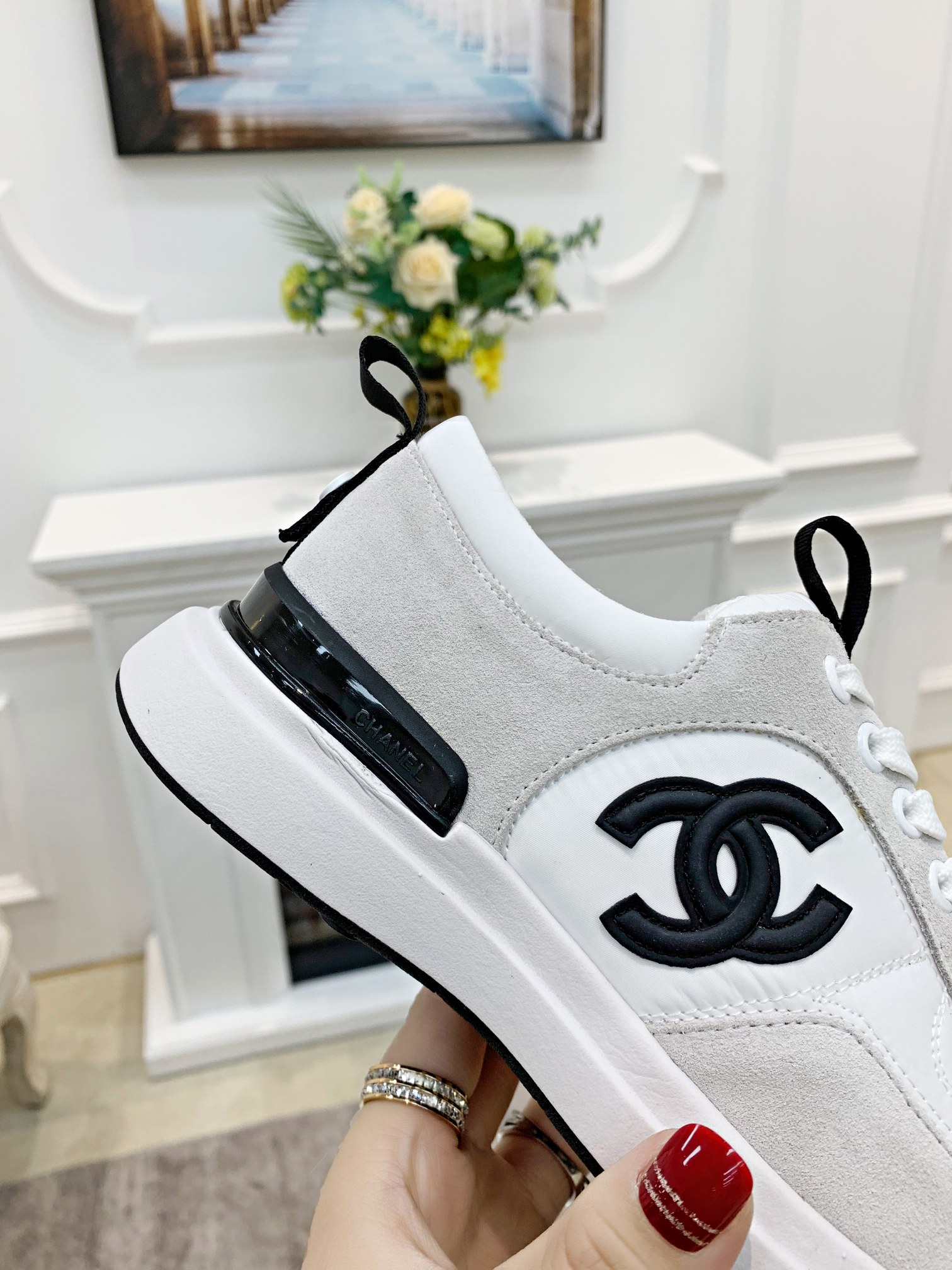 GIÀY CHANEL WHITE SUEDE  LOGO SNEAKERS