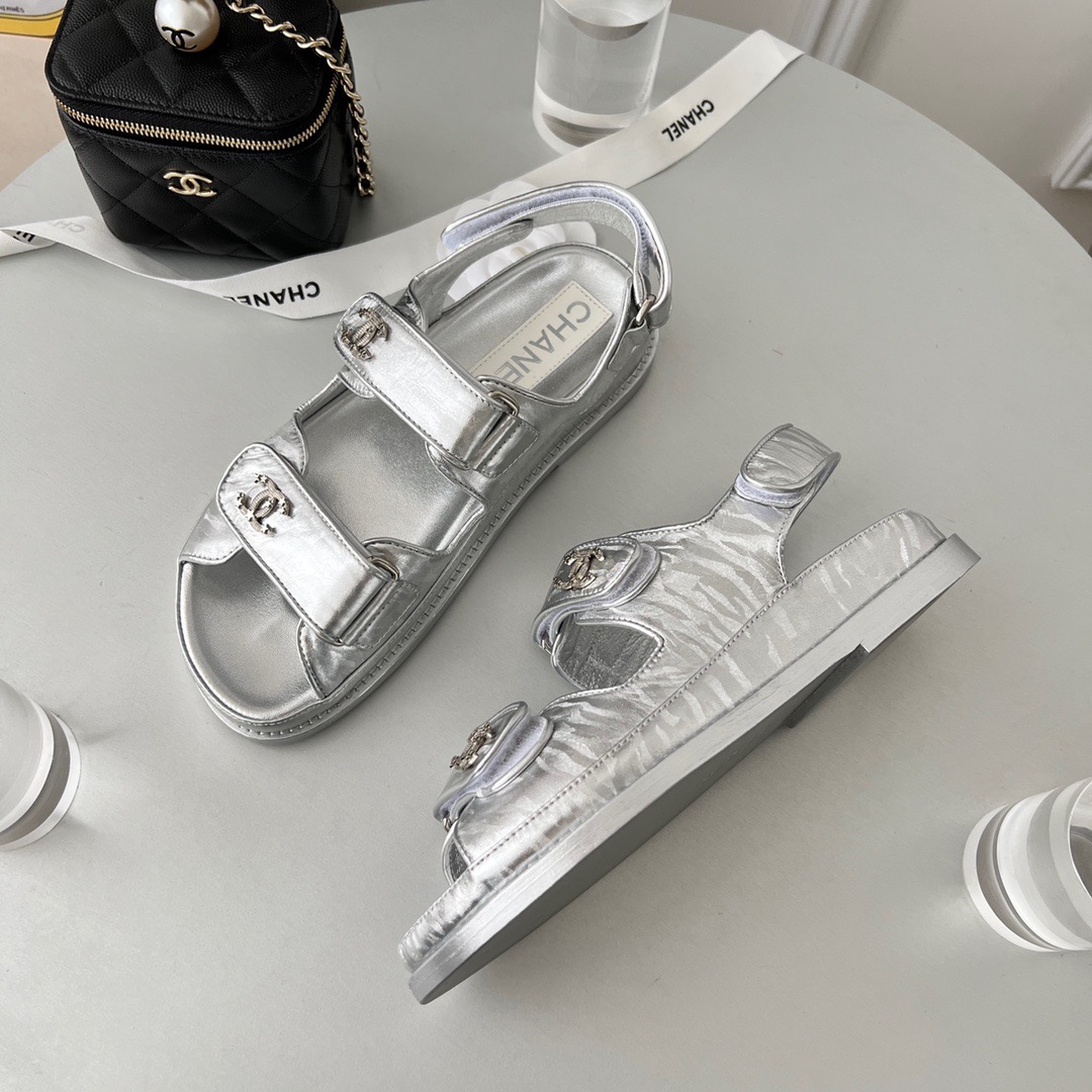 GIÀY CHANEL CC LOGO SANDALS