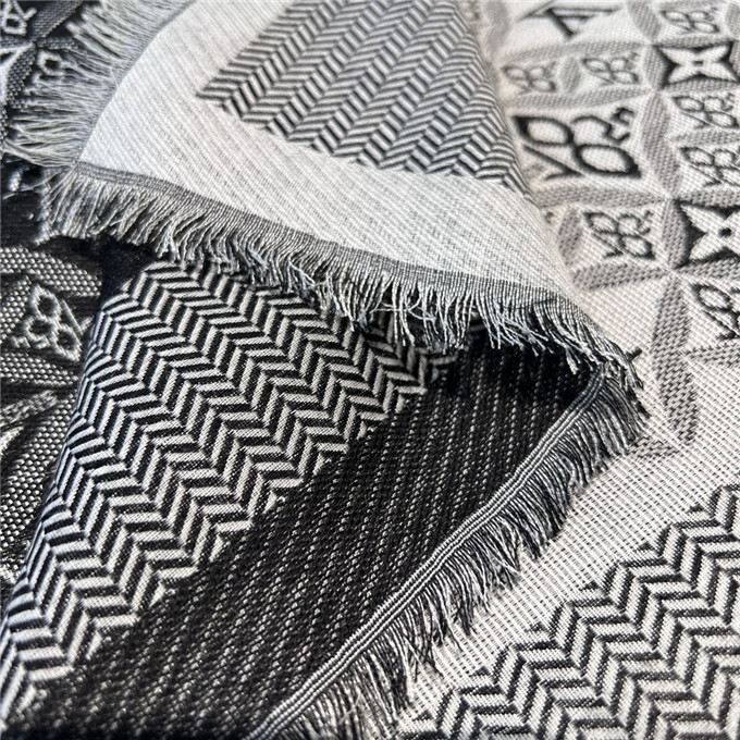 KHĂN Louis Vuitton monogram shawl scarf