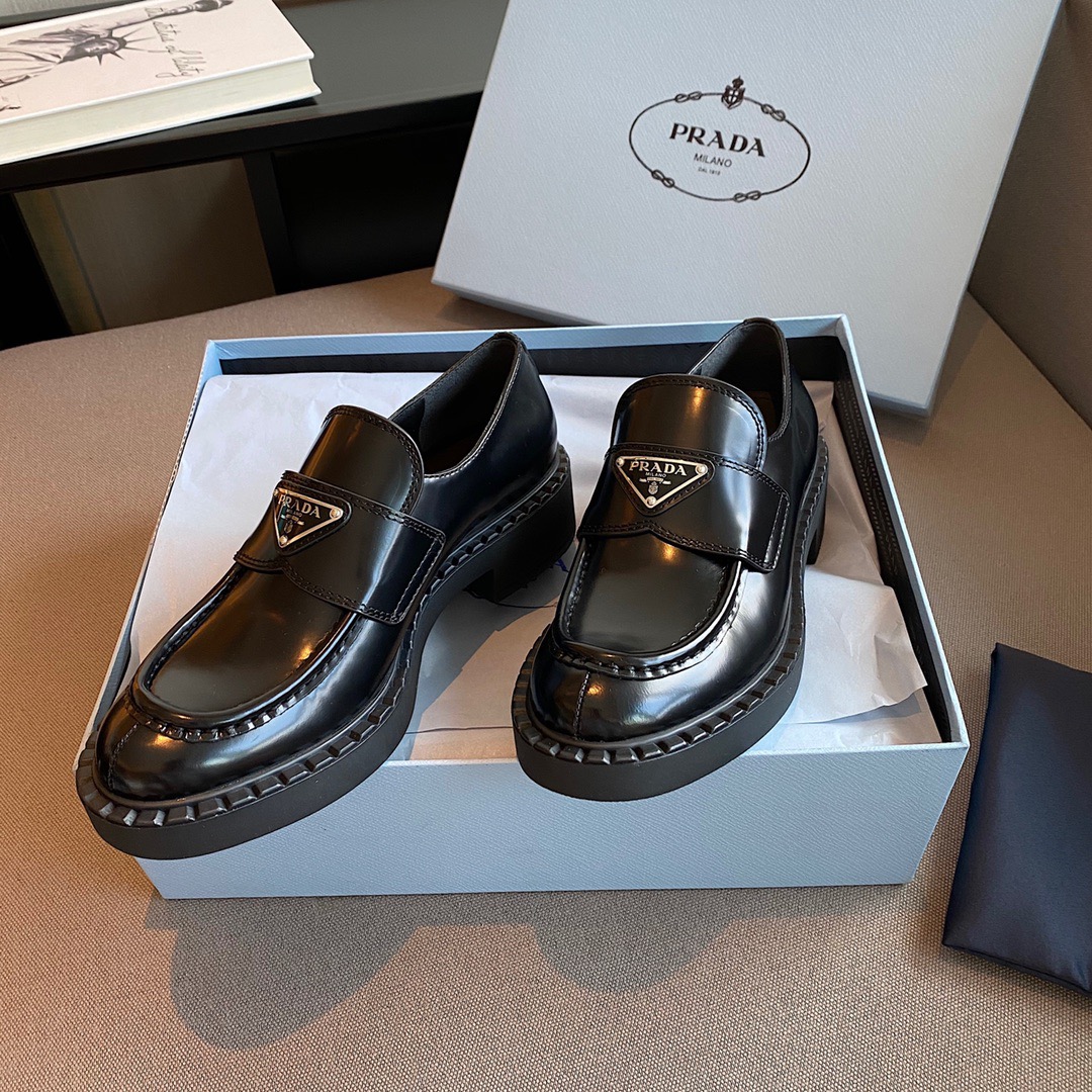 GIÀY PRADA Leather loafer