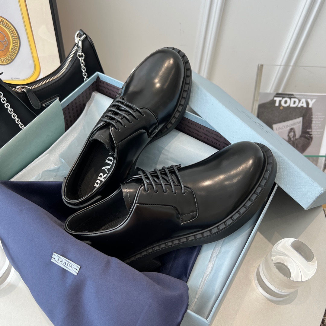 GIÀY PRADA TRIANGLE LOGO LOAFER SHOES