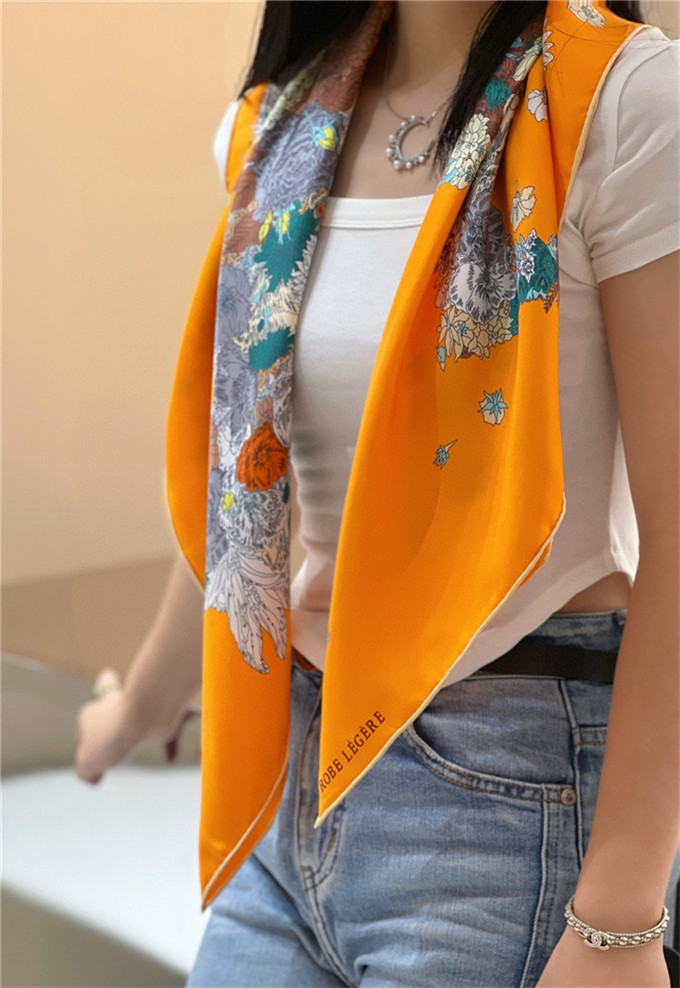KHĂN Hermes Robe Legere Silk scarf