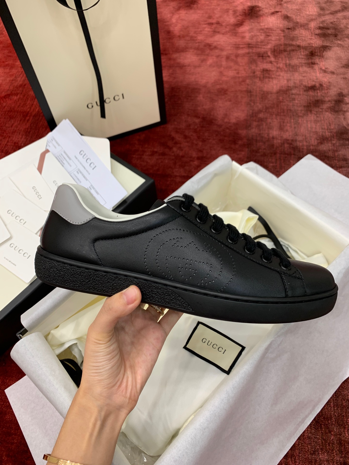 GIÀY GUCCI Leather Ace Sneakers Interlocking GG Black