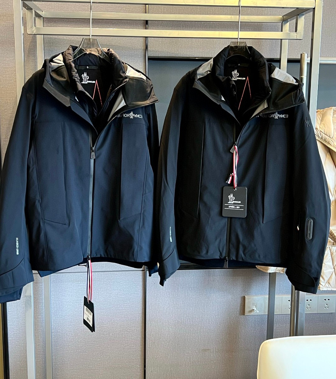 ÁO MONCLER WINTER BLACK DOWN JACKET
