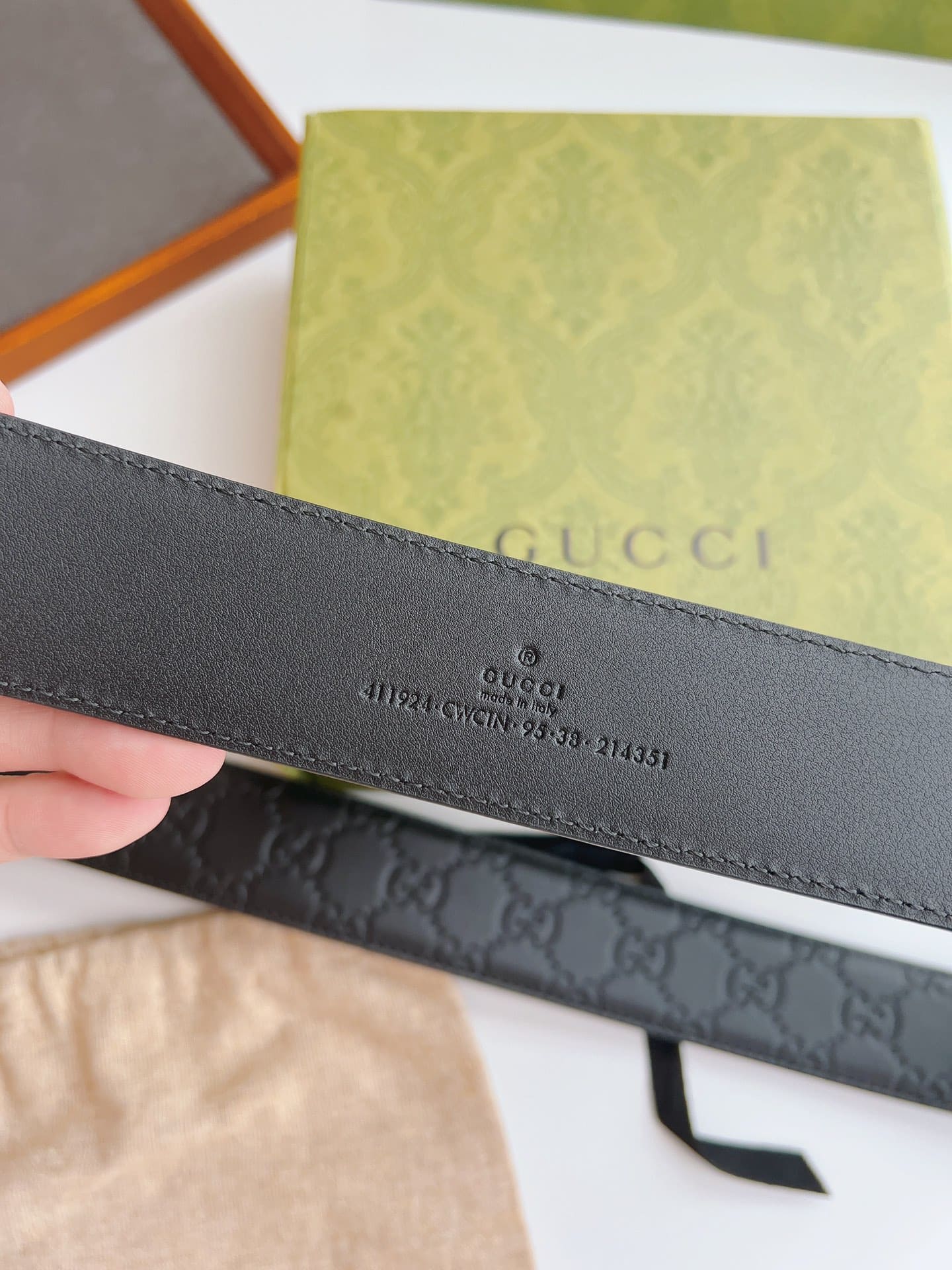 DÂY LƯNG GUCCI GG BLACK CALFSKIN LEATHER Khóa bạc