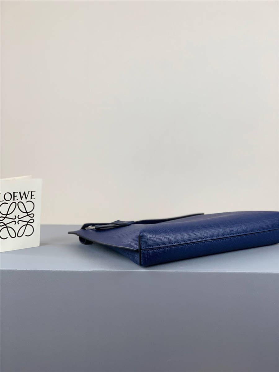 Túi LOEWE new embossed leather T pouch clutch Blue