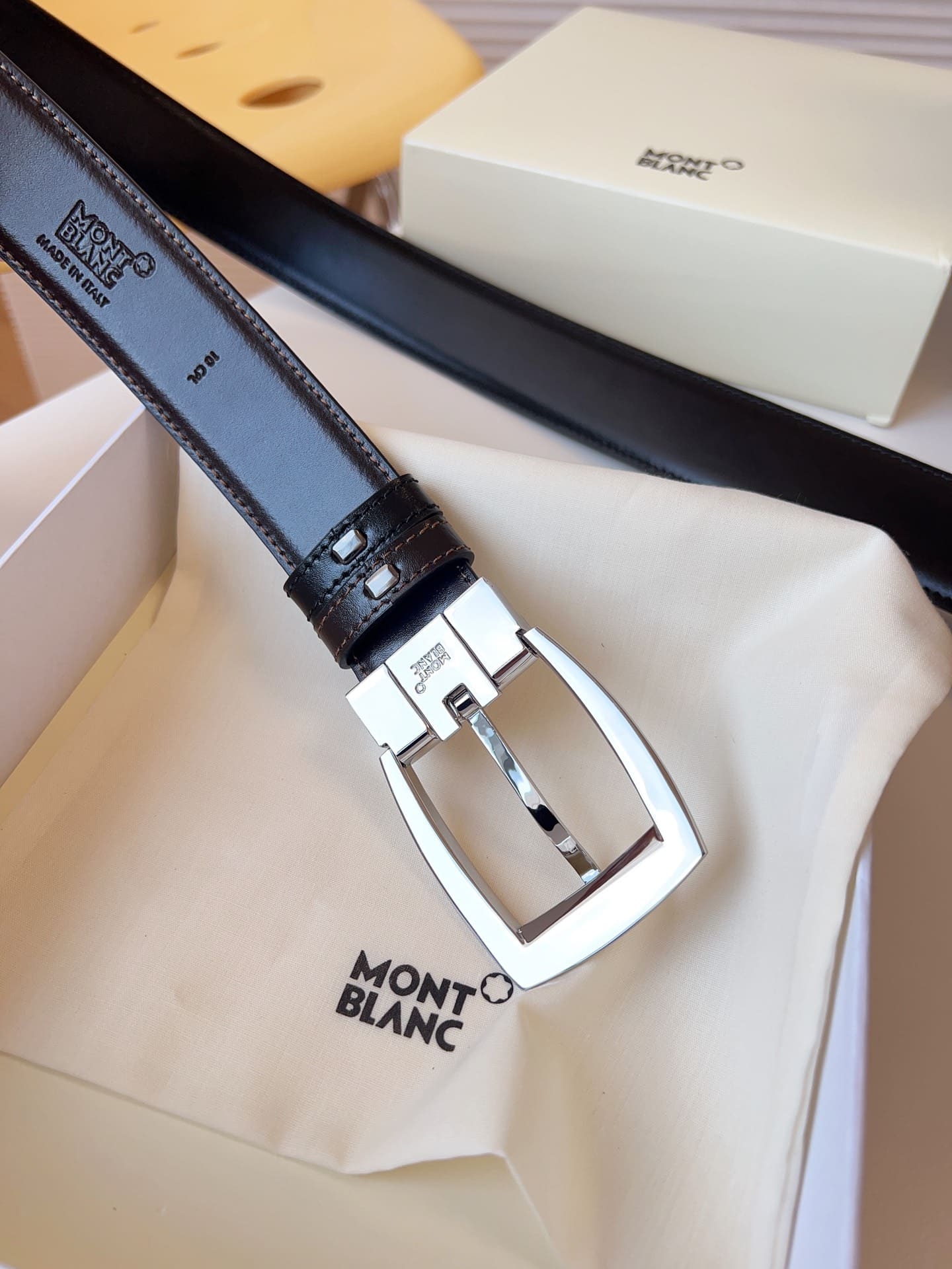 DÂY LƯNG MONTBLANC CALFSKIN LEATHER Belt Khóa bạc