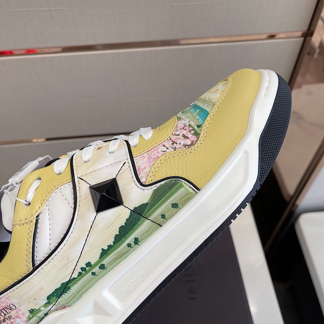 GIÀY VALENTINO STUDD LEATHER SNEAKER SHOES AAA