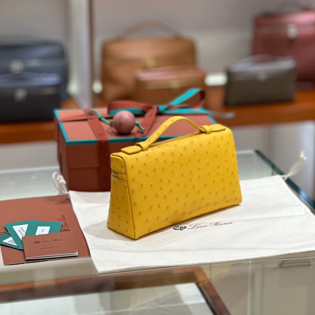 TÚI Loro Piana Women Extra Pocket L27 in Ostrich Leather Yellow da đà điểu(Gía Liên Hệ)