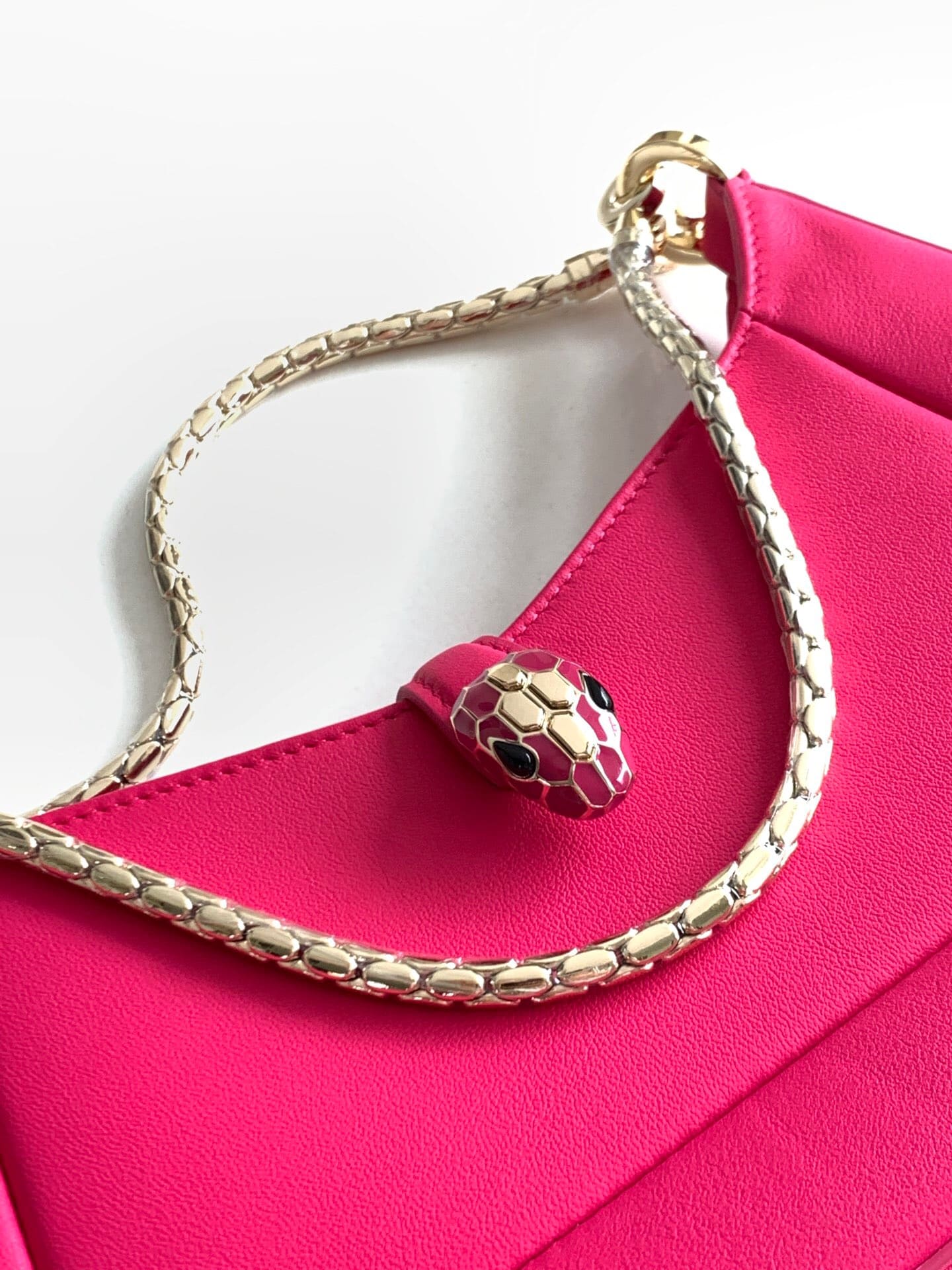 TÚI BVLGARI SERPENTI CALFSKIN PINK
