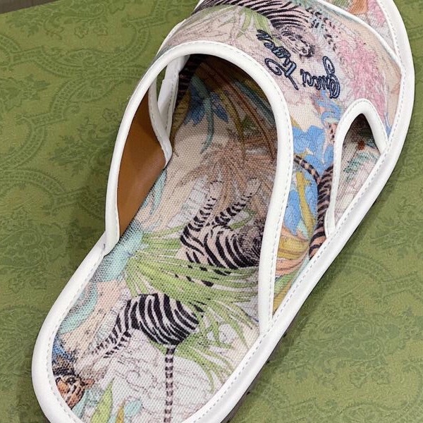 DÉP GUCCI GG CANVAS UNISEX SLIPPER