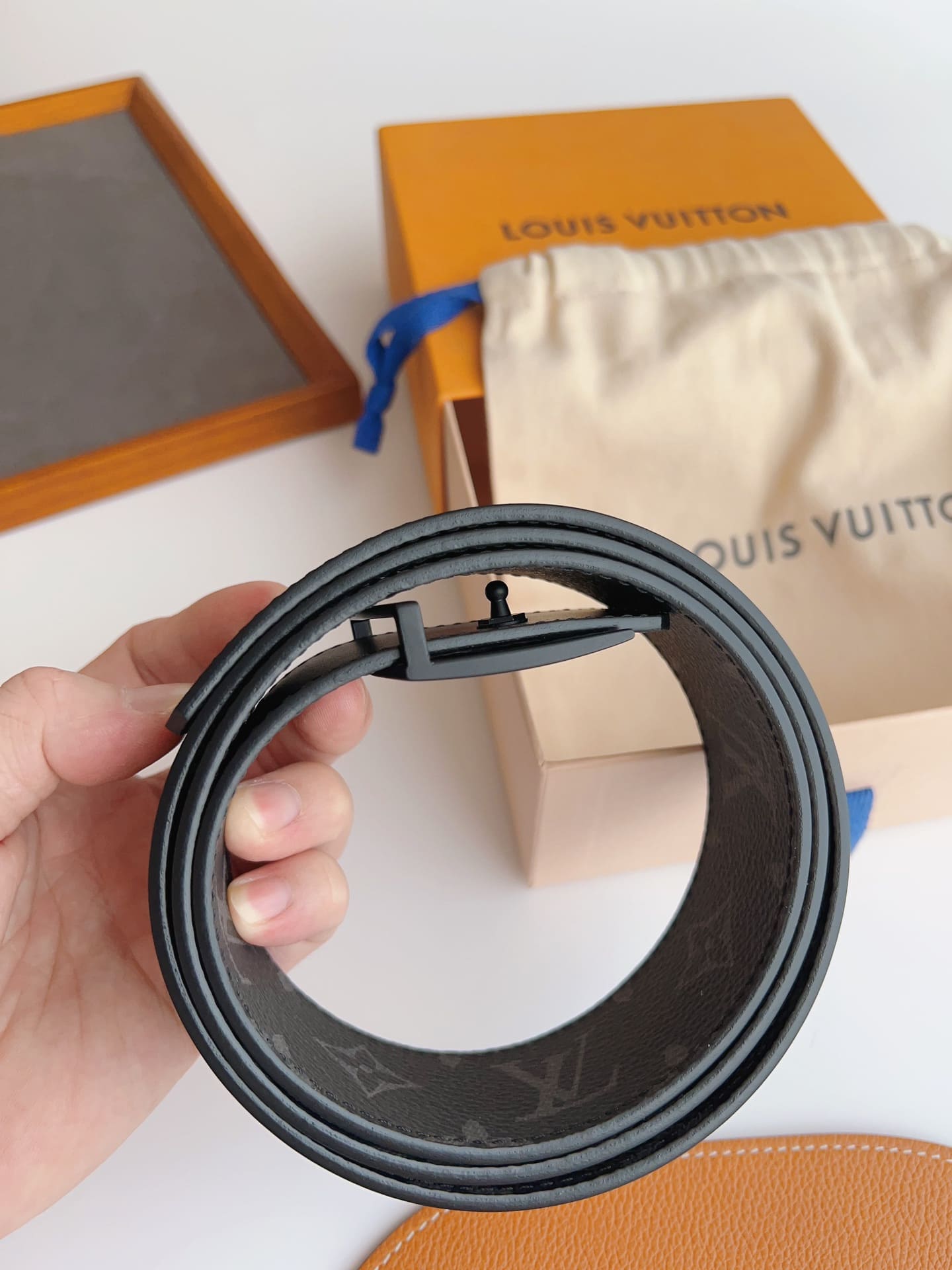 DÂY LƯNG LOUIS VUITTON BLACK MONOGRAM LEATHER Khóa đen