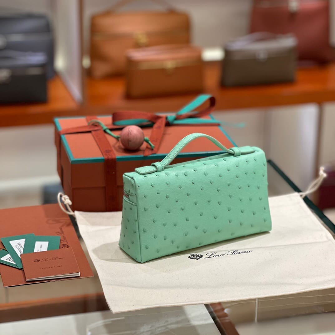 TÚI Loro Piana Women Extra Pocket L27 in Ostrich Leather Tiffany da đà điểu(Gía Liên Hệ)