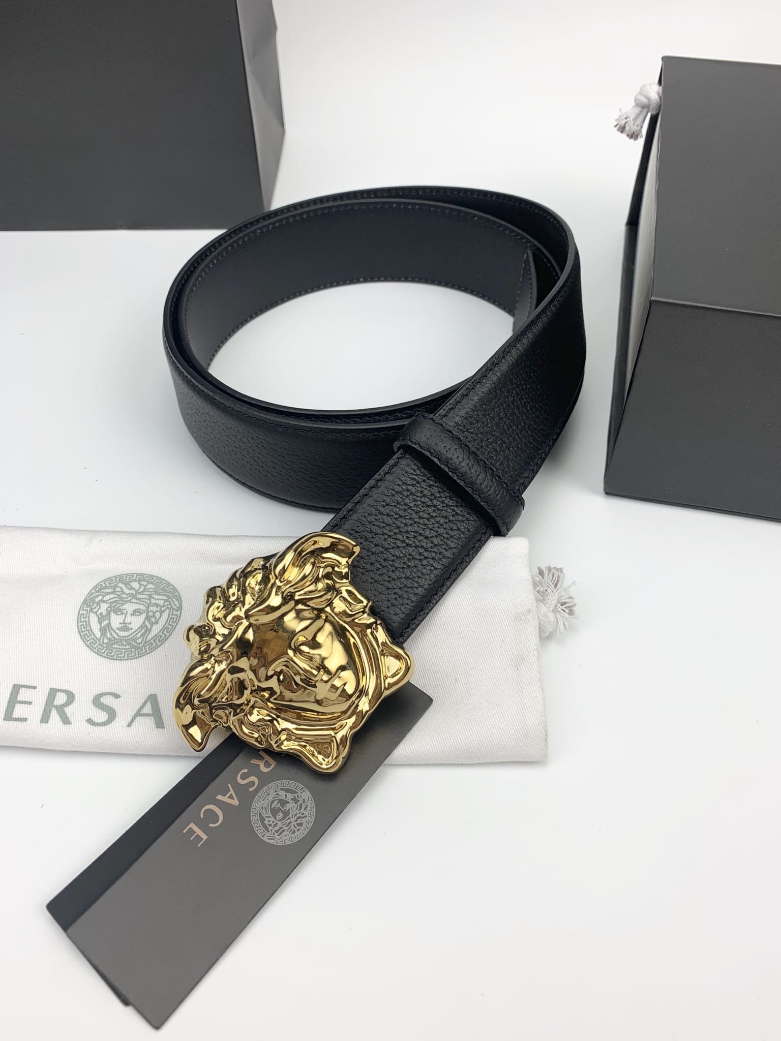 DÂY LƯNG VERSACE MEDUSA HEAD CALFSKIN LEATHER Khóa vàng