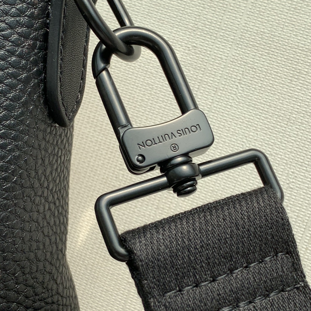 TÚI LOUIS VUITTON Flight Case Taurillon Shadow Monogram Business Bag