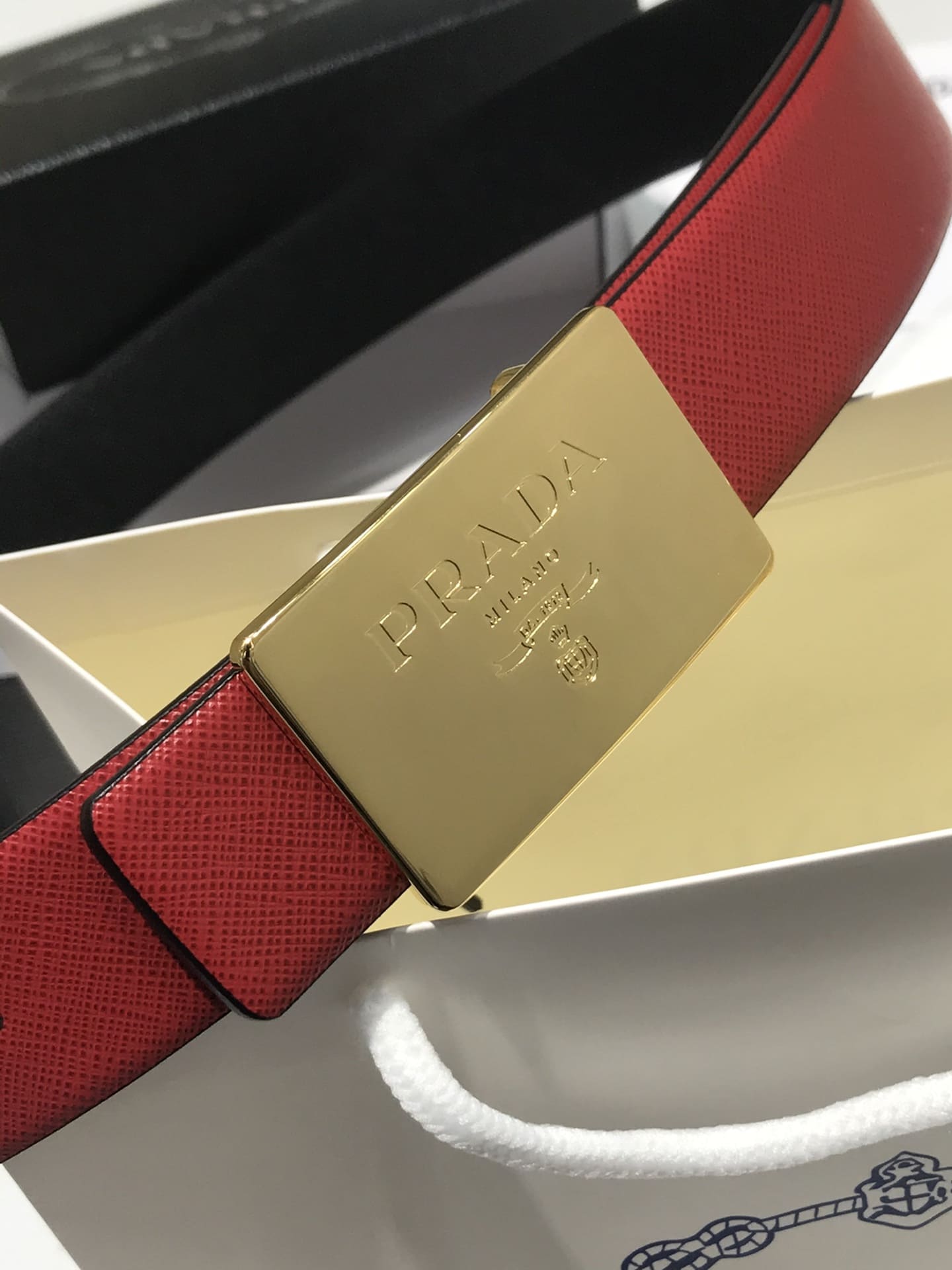 DÂY LƯNG PRADA RED SAFFIANO LEATHER Khóa vàng