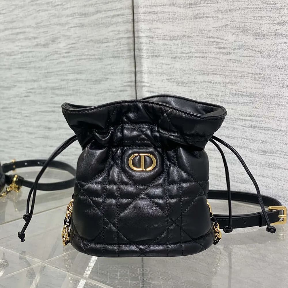 TÚI Dior Miss Caro Mini Bucket Bag có dây rút màu đen Macrocannage Lambskin da cừu