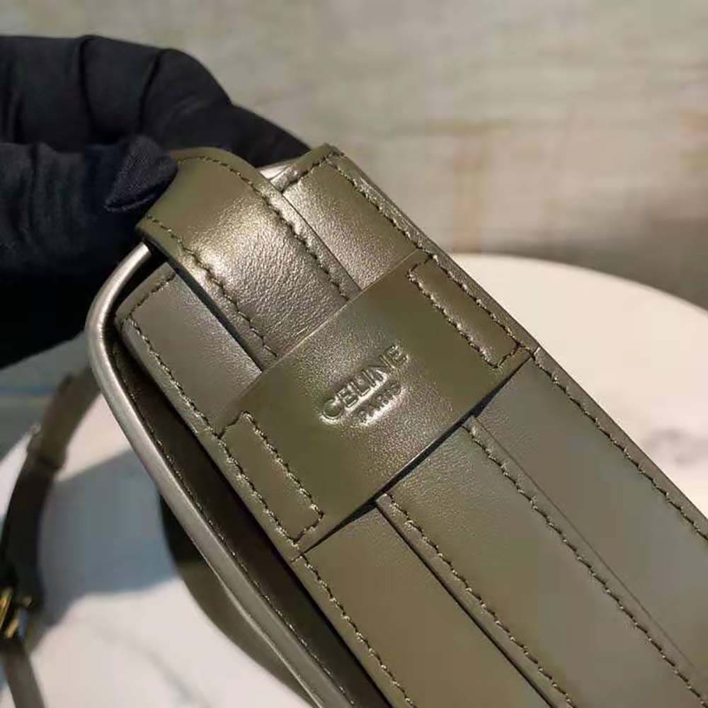 TÚI Celine Women Medium Maillon Triomphe Bag in Natural Calfskin-Green