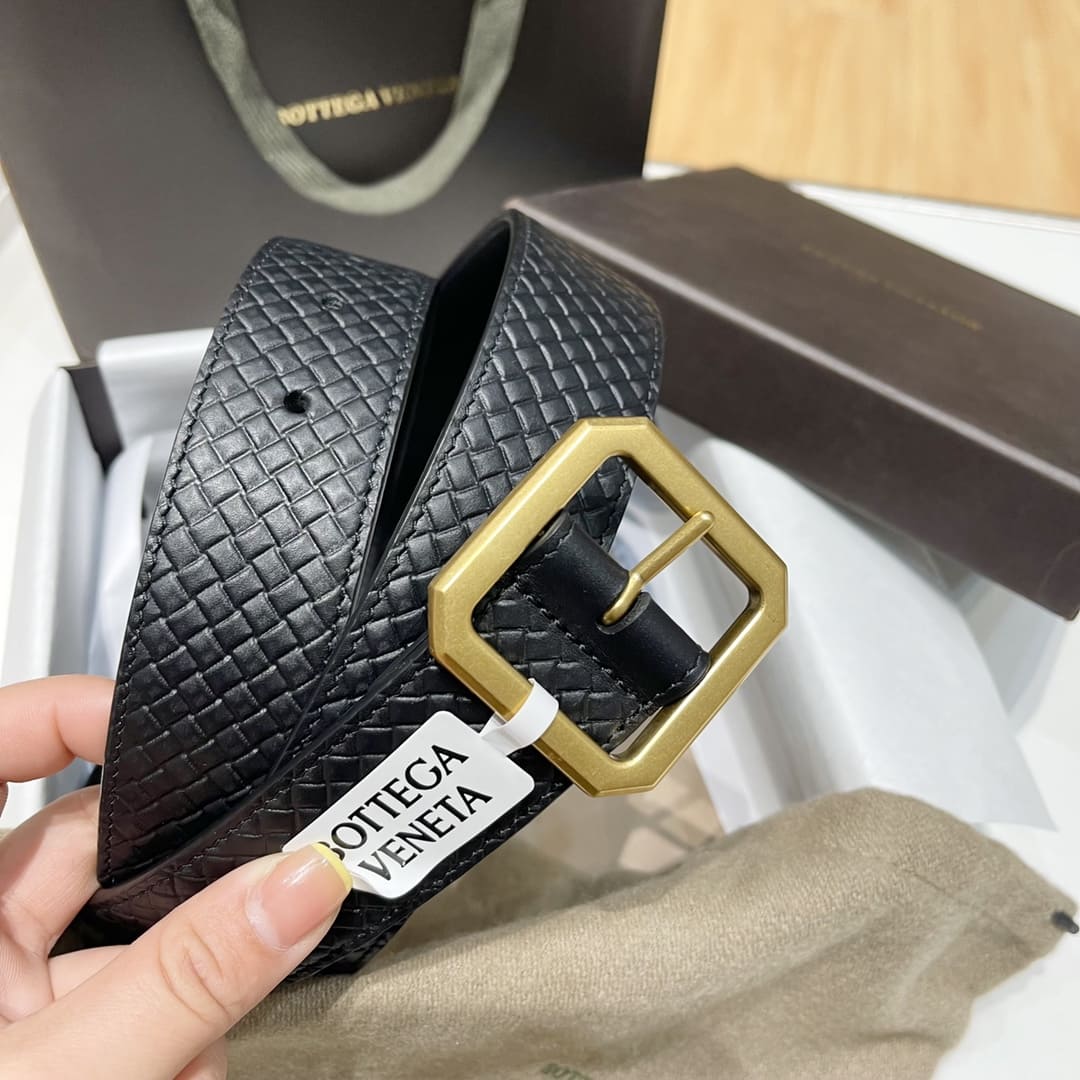 DÂY LƯNG BOTTGA VENETA BLACK INTRECCIATO LEATHER Khóa vàng