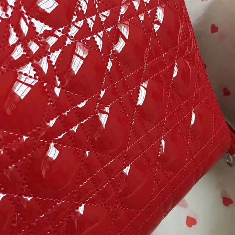 TÚI Dior Lady Dior Bag in Bright Patent Calfskin-Red