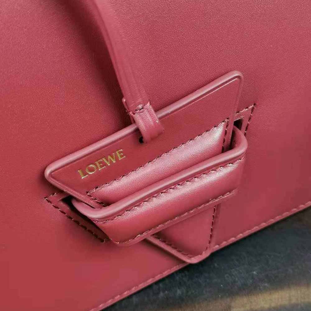 TÚI LOEWE Barcelona bằng da bê lụa màu nâu đỏ