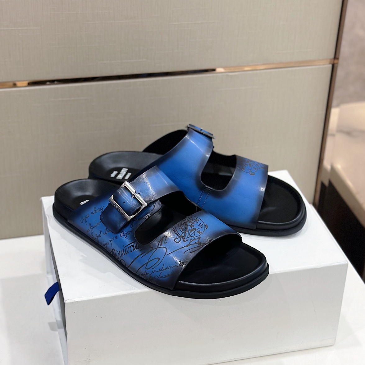 DÉP BERLUTI PATINA LEATHER SLIPPER
