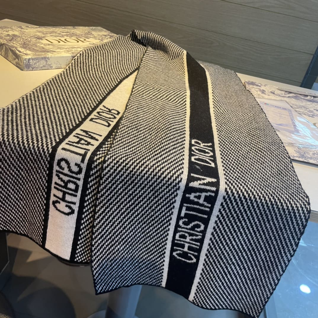 KHĂN CHRISTIAN DIOR Letter printed knitting cashmere scarf