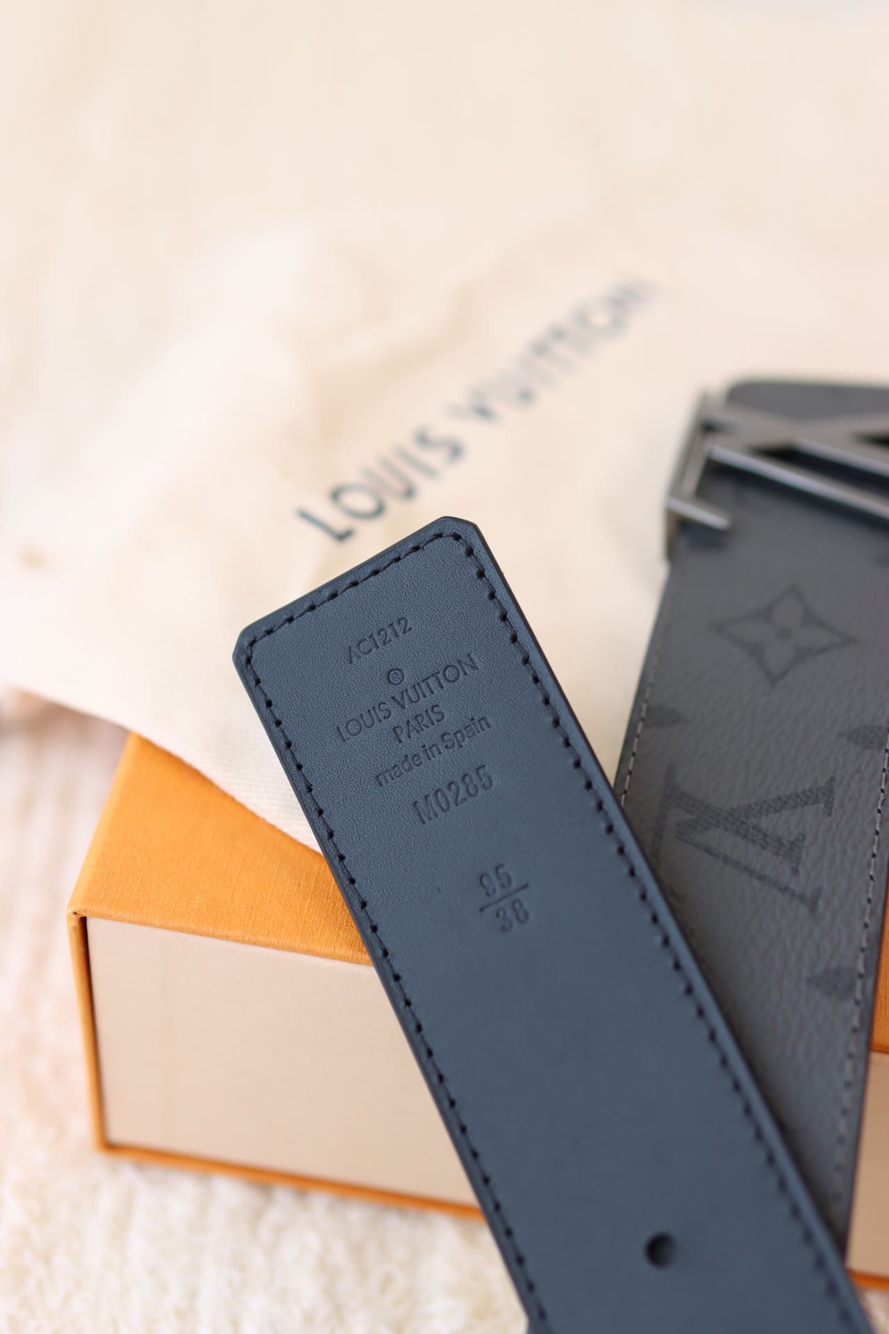 DÂY LƯNG LOUIS VUITTON LV GRAY MONOGRAM Khóa đen bóng